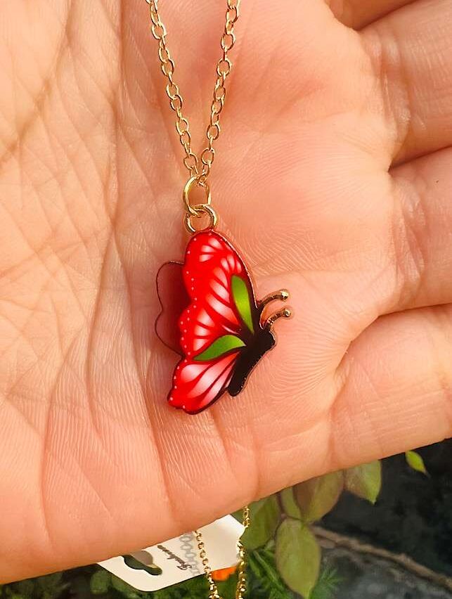 Funky Fashion – Cute Butterfly Pendent