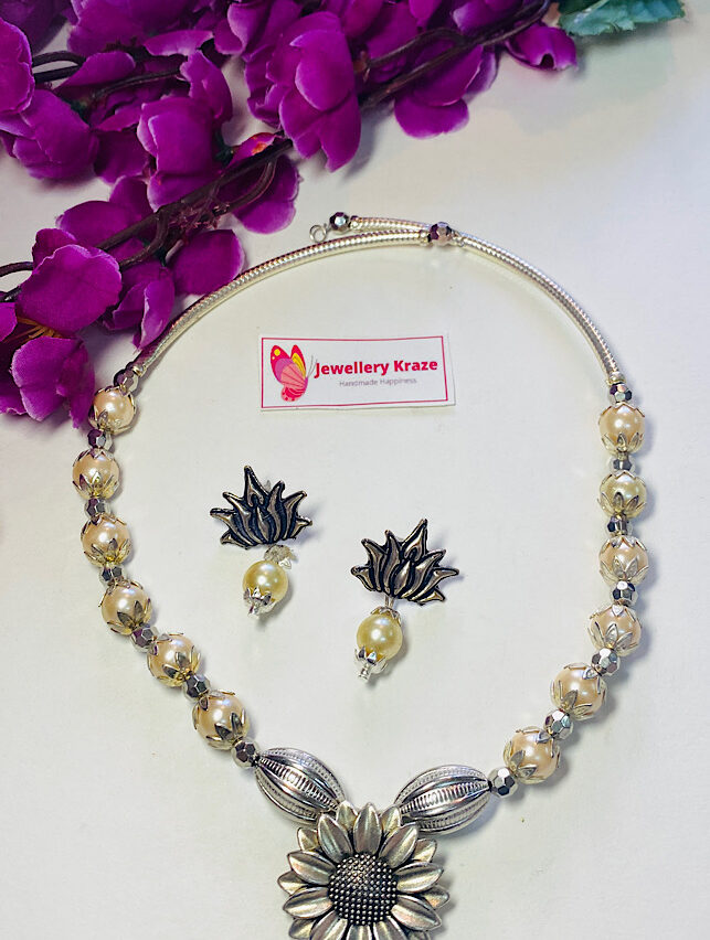 Tribal Handmade – Shinny Silver Sunflower Necklace Set