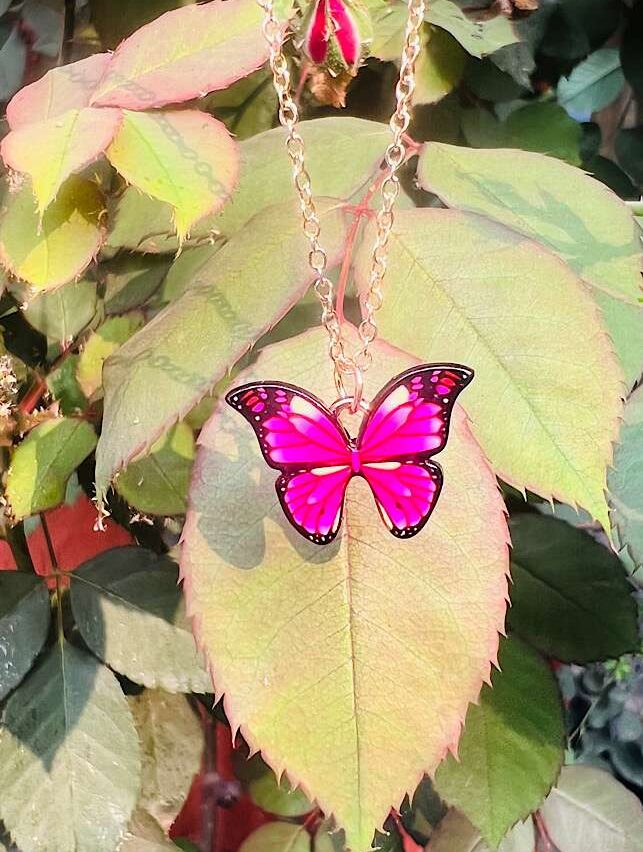Funky Fashion – Pink Butterfly Pendent