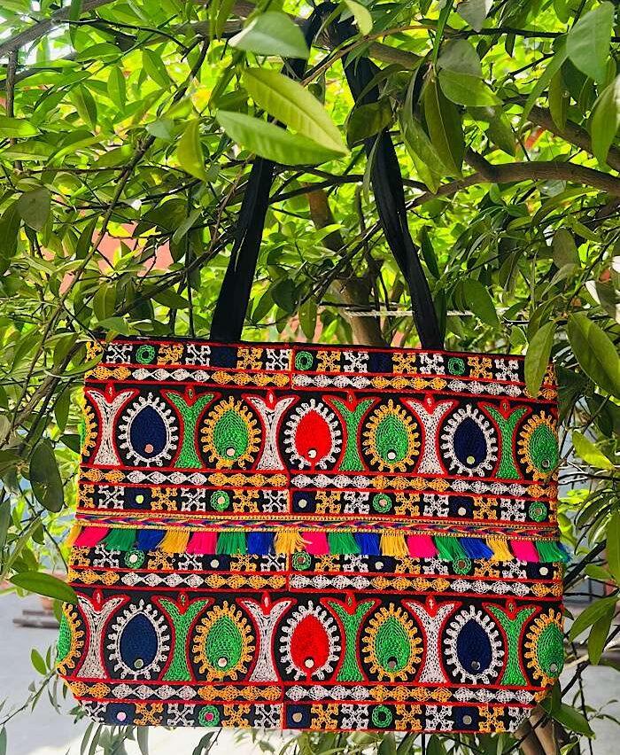 Stylish Bags – Mulicolor Mirror Handmade Tote