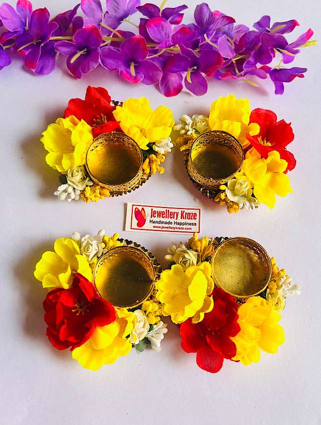 Festive Floral T-Light Holder – Set of 4