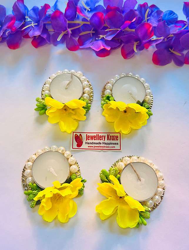 Yellow Pearl Holders – Set of 4